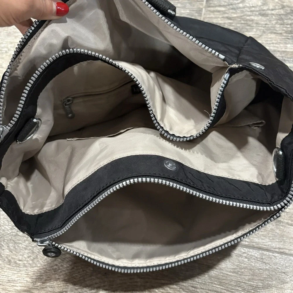 Kipling Black Nylon Shoulder Bag Medium Zip Inner Pockets HB6728-001